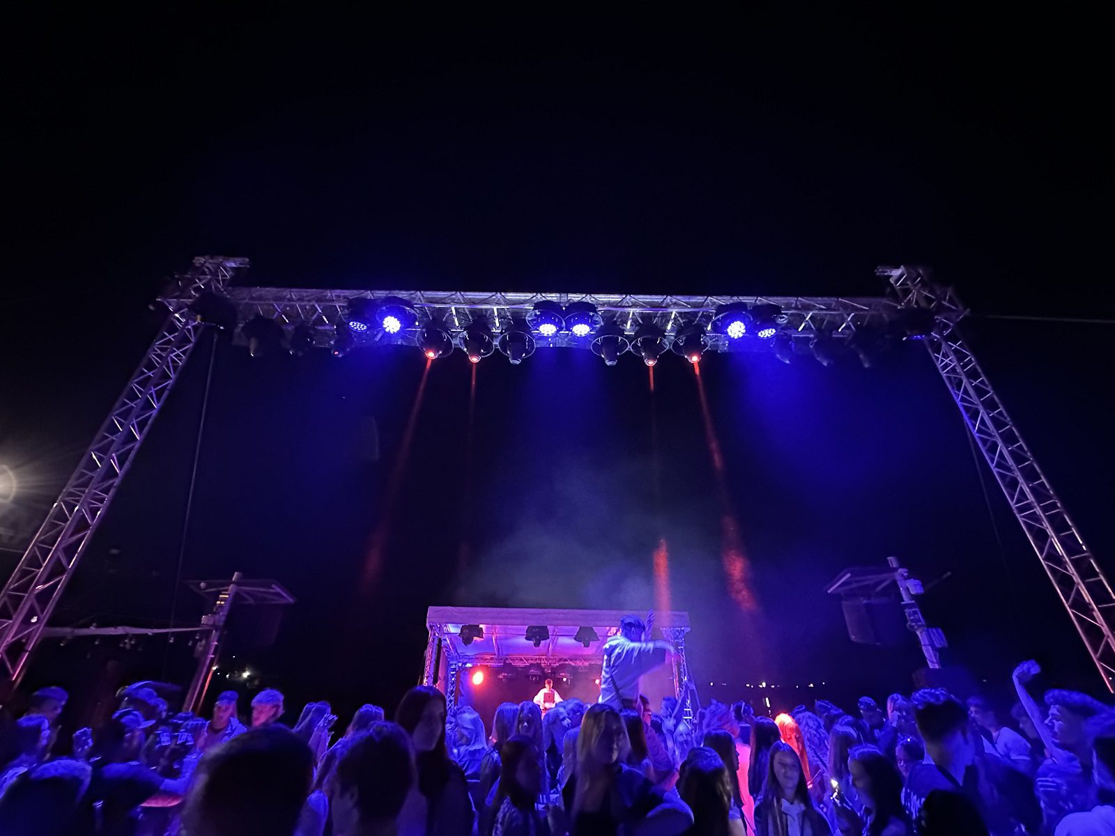 Hurricane_Endless party_Wakelake_ground support_osvetlenie_ozvučenie