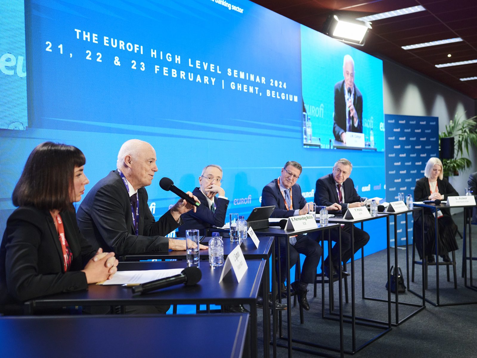 Hurricane_Eurofi_financial_forum_Gent_Belgium_LED screen_sound_light_discussion_microphones