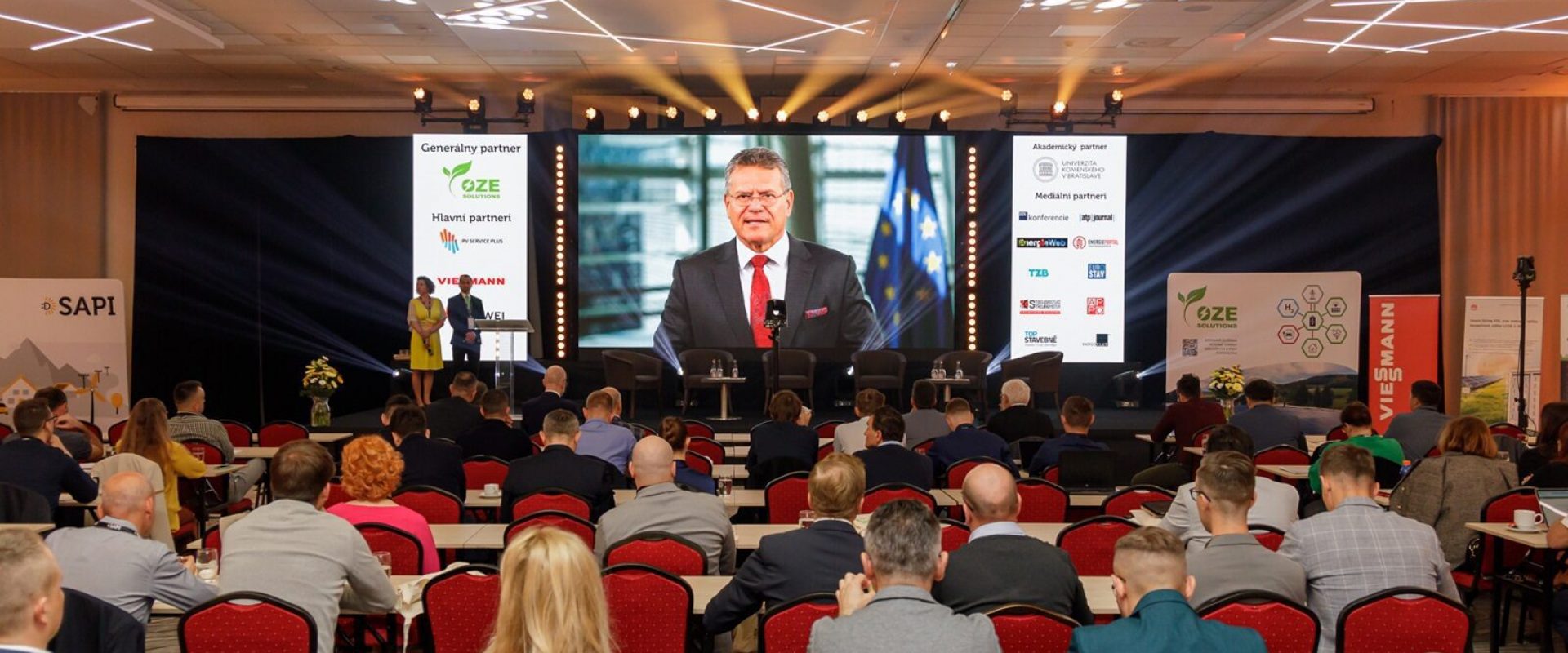Hurricane_SAPI_konferencia_Hotel Senec_LED obrazovka_osvetlenie_robe_pipe & drape_ozvucenie Hurricane_SAPI_konferencia_Hotel Senec_LED obrazovka_osvetlenie_robe_pipe & drape_ozvucenie